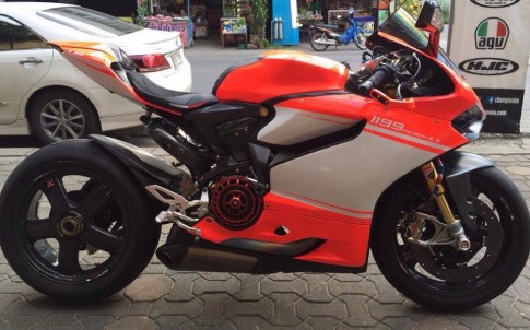 Ducati 1199 Panigale S độ siêu khủng với dàn đồ chơi khủng