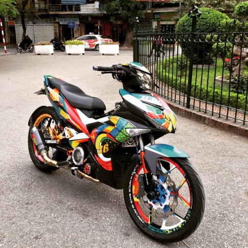 Exciter 150 Sơn tem đấu phong cách Rossi của biker Hà Thành