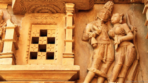 Những bức tượng ‘phòng the’ trong đền Ấn Độ