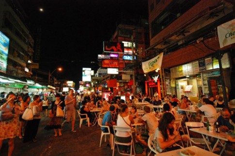 24h trên phố Tây nhộn nhịp đất Thái Lan