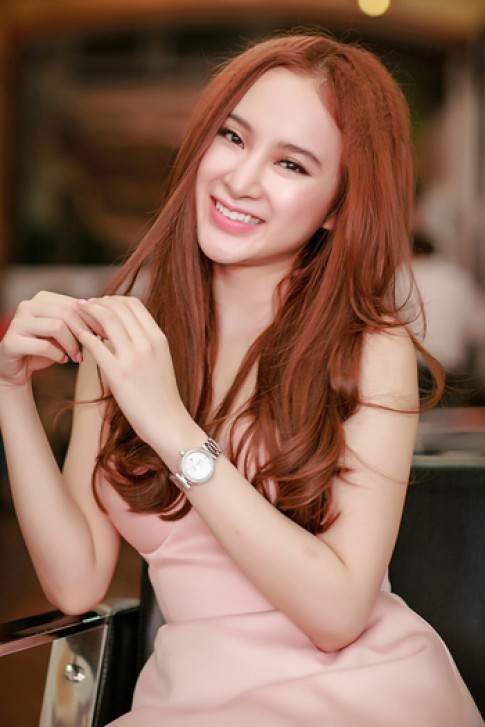 Angela Phương Trinh, Minh Hằng ngọt ngào với tông hồng