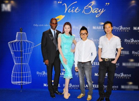 Công Trí khen ngợi thí sinh ‘Rise Above Fashion 2012’