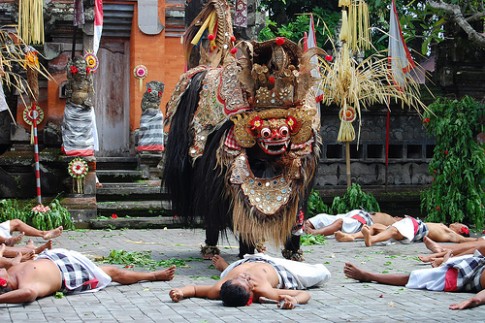Điệu múa Barong truyền thống của người Bali