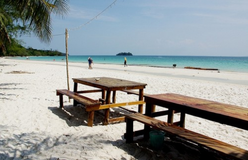 Khám phá vẻ đẹp trên đảo Koh Rong - Campuchia