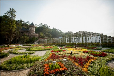 Khu vực vườn hoa Le Jardin D’amour