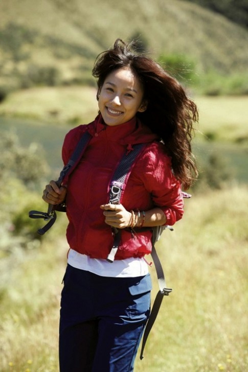 Lee Hyori làm cô nàng leo núi gợi cảm