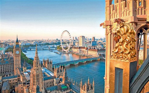 London, Paris tranh nhau là nơi hút khách nhất thế giới