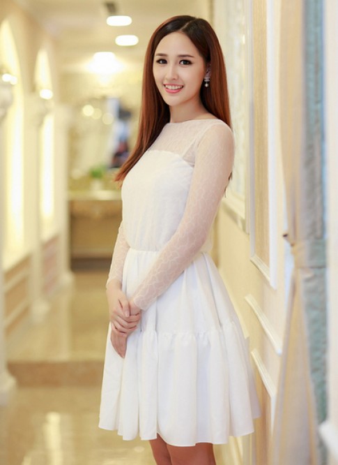 Mai Phương Thúy, Hoàng Anh mặc đẹp nhất tuần với váy ren trắng