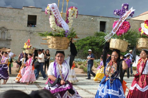 Mexico sôi động với lễ hội Guelaguetza