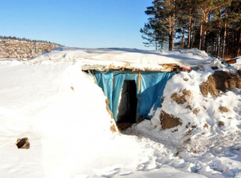 Người dựng hầm, uống rượu sống cô độc giữa ‘Bắc Cực Trung Quốc’