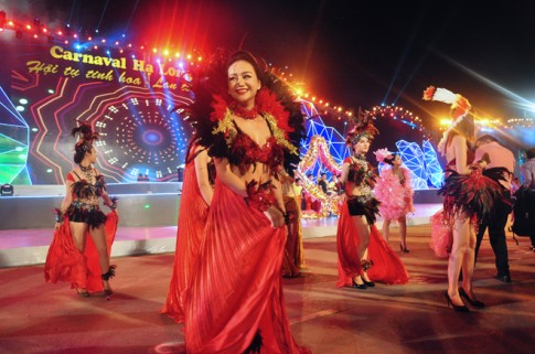Sắc màu rực rỡ trong lễ hội Carnaval Hạ Long 2015