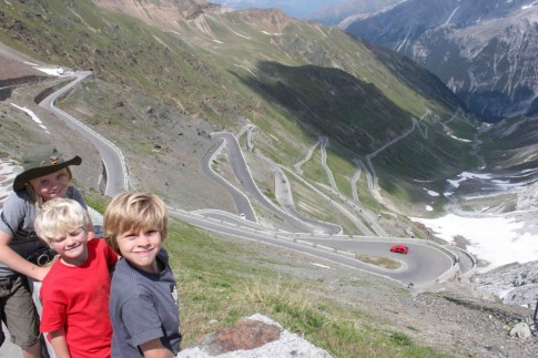 Stelvio: Con đèo cao nhất châu Âu