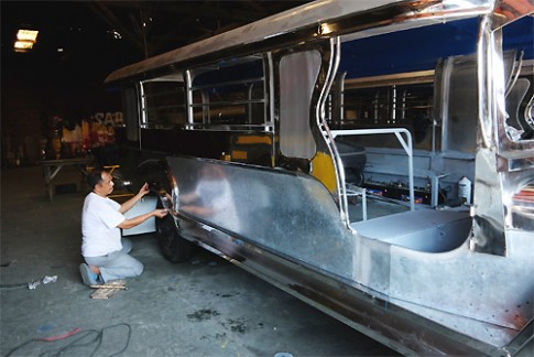 Vòng quanh Manila bằng xe Jeepney