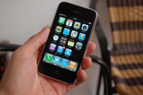 Ảnh iPhone 3G ‘bẻ khóa’ bằng phần mềm tại VN