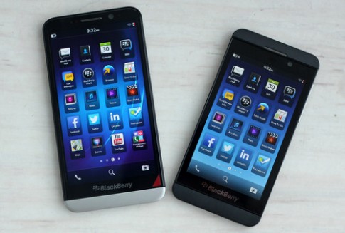 Ảnh so sánh BlackBerry Z30 với Z10