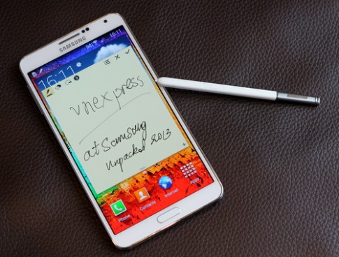 Ảnh thực tế Galaxy Note 3 vừa trình làng