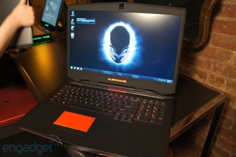 Ảnh thực tế laptop Alienware 17