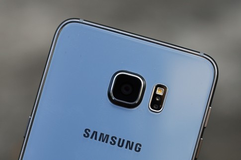 Camera của Galaxy S7 có thể giảm ‘chấm’, tăng độ lớn cảm biến