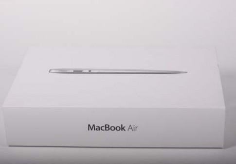 ‘Đập hộp’ MacBook Air 2012 tại VN