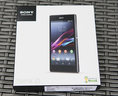 ‘Đập hộp’ Sony Xperia Z1 tại TP HCM