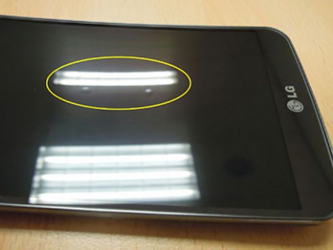 Điện thoại LG G Flex gặp lỗi với màn hình cong