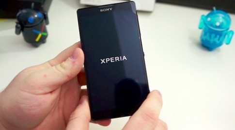 Điện thoại Xperia ZR chống nước màn hình HD