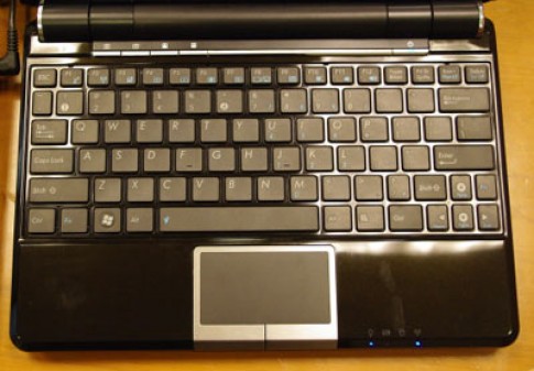 Eee PC 1000HE với bàn phím giống MacBook