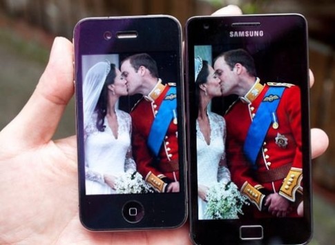 Galaxy S II vượt iPhone 4 trở thành điện thoại của năm tại Anh