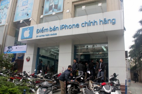 Hình ảnh bán iPhone 5 chính hãng ở Hà Nội