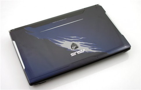 Hình ảnh đầu tiên về laptop 3D Asus G51J