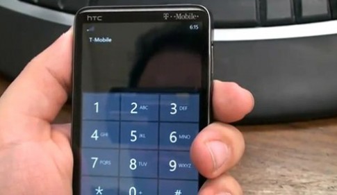 HTC HD7 lỗi ăng ten giống iPhone 4