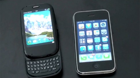iPhone 3GS bên cạnh Palm Pre Plus