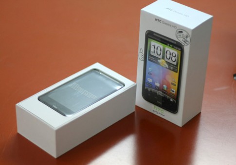 iPhone 4 và Nokia N8 xách tay bán tốt