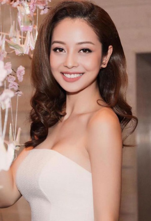 Jennifer Phạm, Phi Nhung đẹp nhất tuần với tông nâu trầm