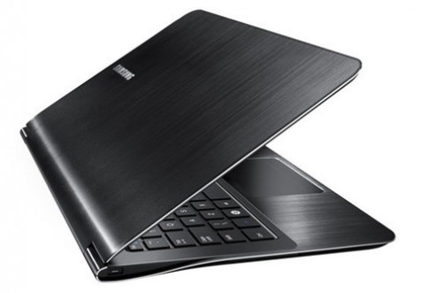 Laptop 13 inch mỏng nhẹ nhất thế giới của Samsung