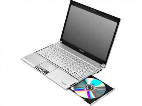 Laptop ổ SSD 512 GB đầu tiên