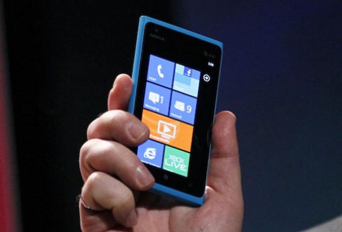 Lumia 900 bán ra từ 18/3