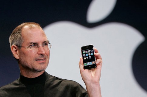 Mẫu iPhone đầu tiên ra đời từ năm 2004