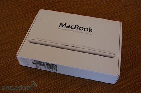 Mở hộp Apple Macbook vỏ nhựa mới
