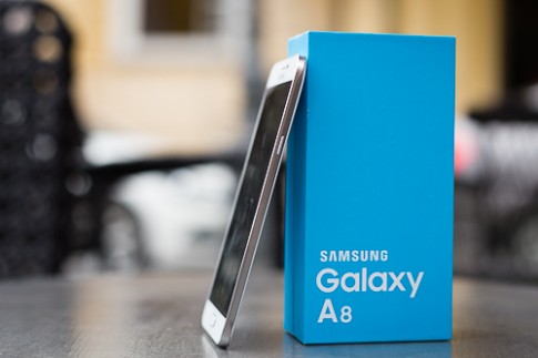 Mở hộp Galaxy A8 - smartphone mỏng nhất của Samsung