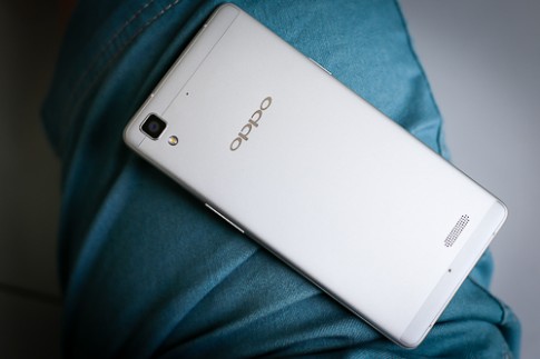 Mở hộp smartphone Oppo siêu mỏng, vỏ kim loại