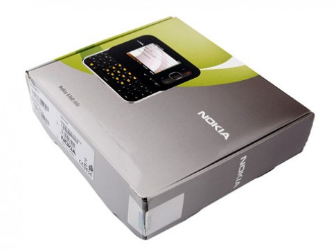 Nokia 6760 Slide giá gần 5 triệu đồng