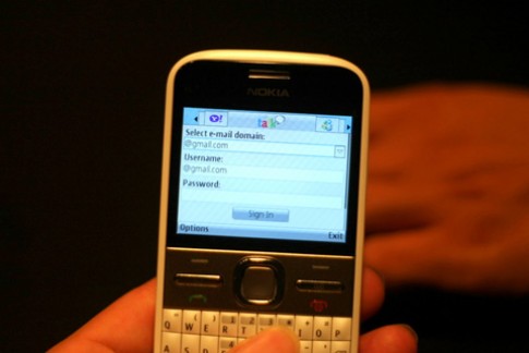 Nokia giới thiệu E5 cùng gói cước chat giá rẻ