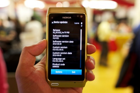 Nokia N8 xách tay tiếp tục hạ giá chờ chính hãng