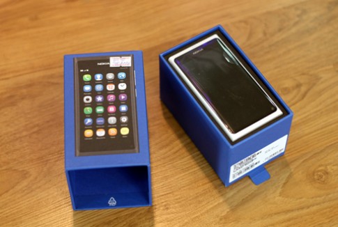 Nokia N9 màu trắng về VN