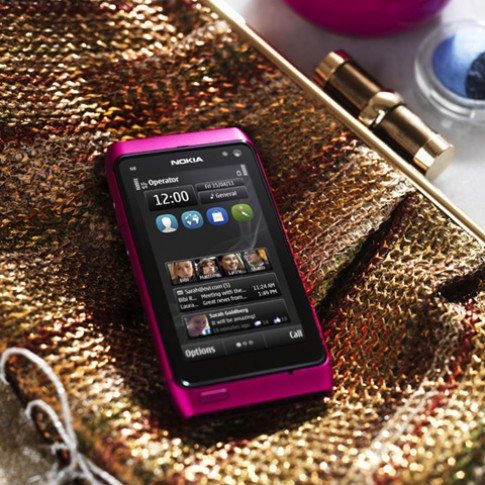 Nokia ra N8 màu hồng chạy Symbian Anna