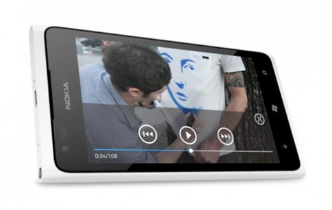 Nokia vô tình để lộ ảnh Lumia 900 trắng