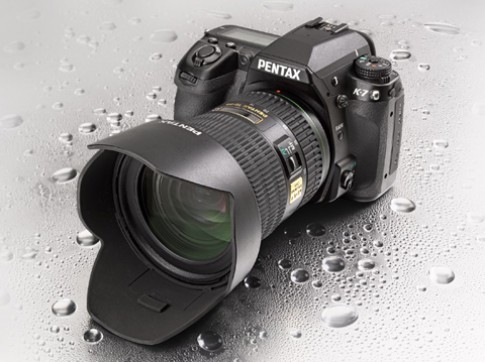 Pentax K-7 bắt đầu được bán