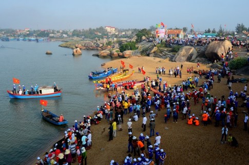 Phú Yên nhộn nhịp lễ hội truyền thống sông nước Đà Nông