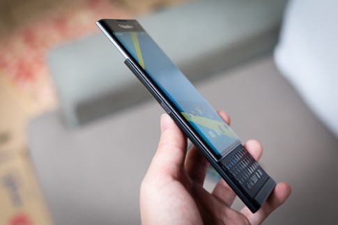 Priv - BlackBerry chạy Android đầu tiên xuất hiện ở Việt Nam